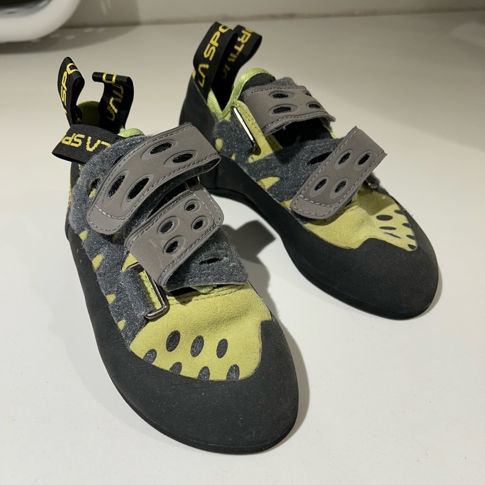 La Sportiva kids climbing shoes, size 3